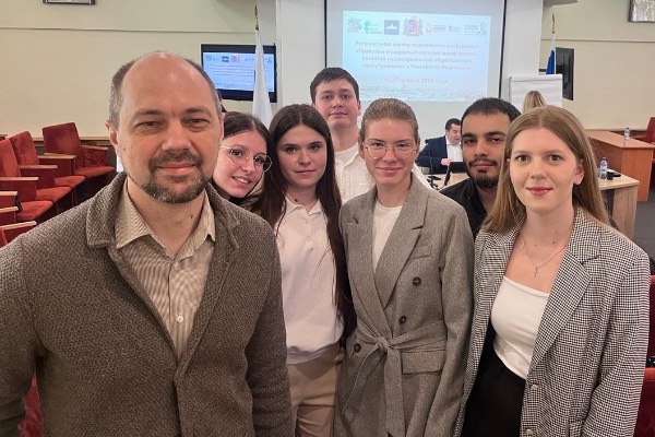 Торжественное награждение участников региональной конференции, где команда факультета Управления заняла 2 место!
